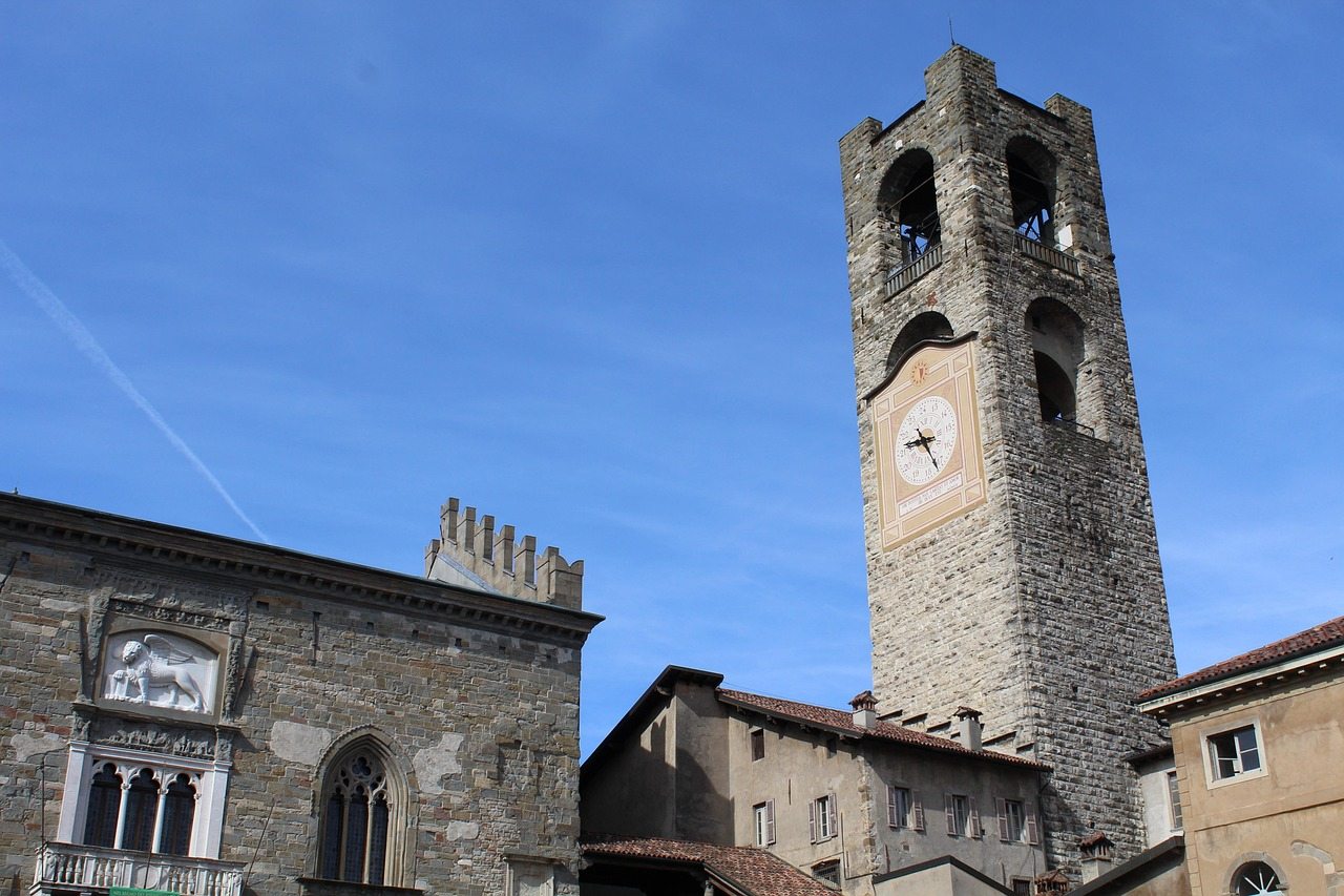 Bergamo, věž Torre Civica na Piazza Vecchia