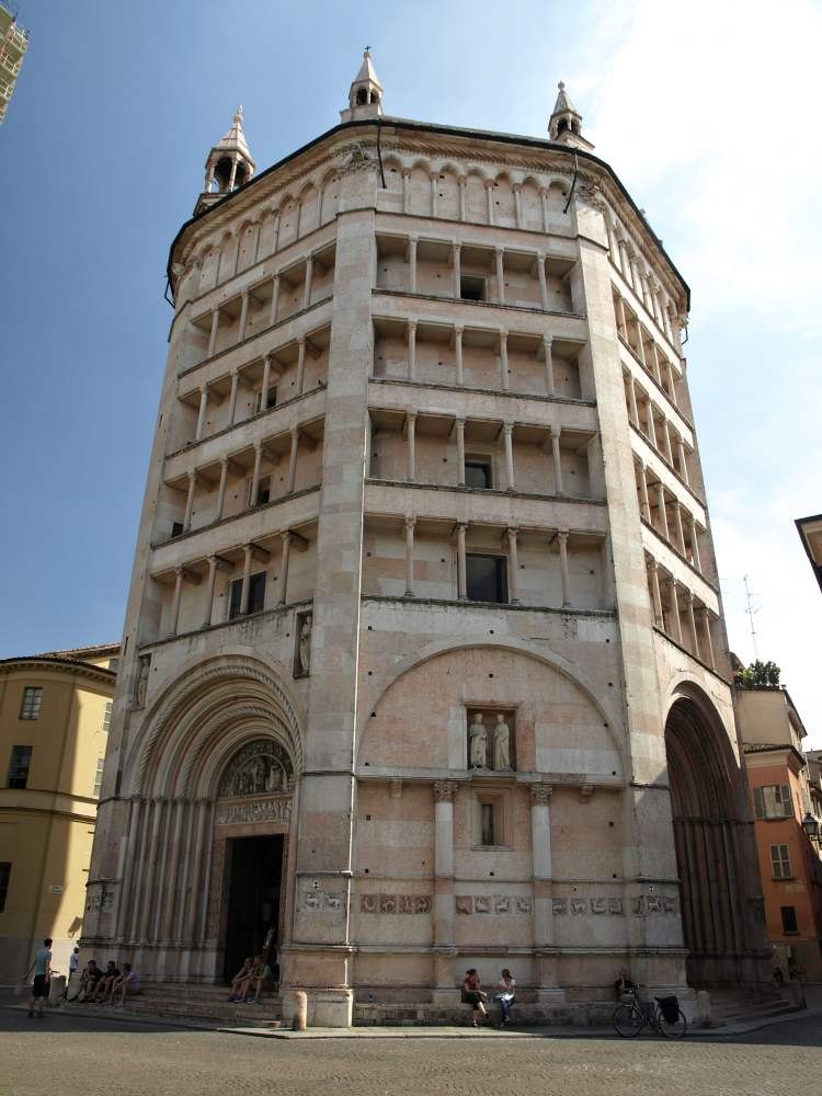 Parma, baptisterium