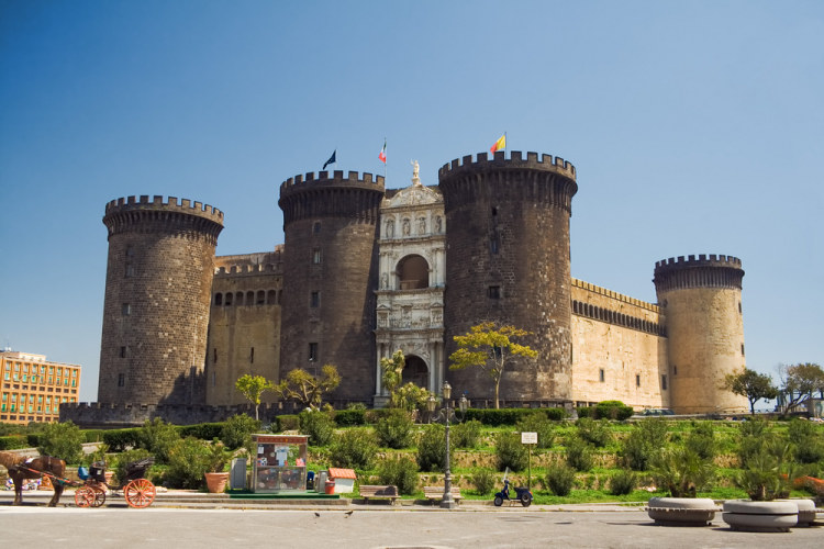 Castel Nuovo, Neapol