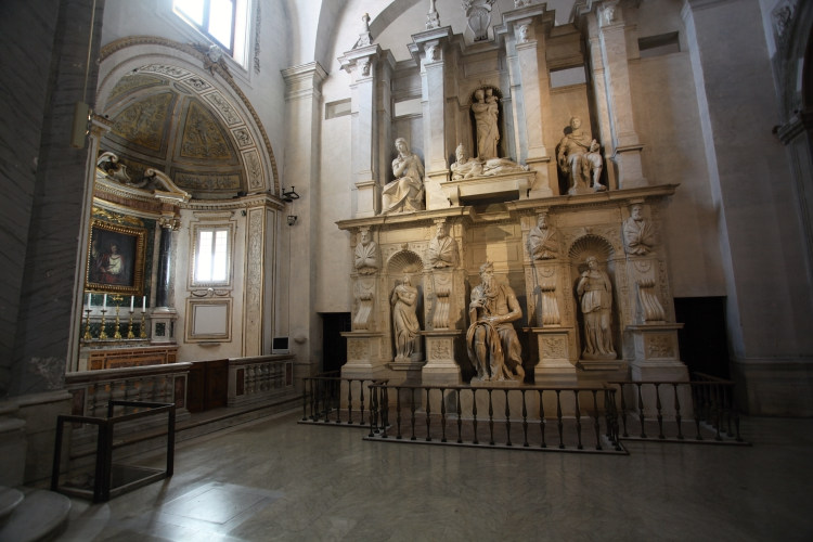 San Pietro in Vincoli, Řím